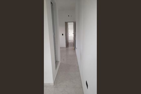 Casa à venda com 150m², 5 quartos e 2 vagas Casa à venda com 150m², 5 quartos e 2 vagasCorredor