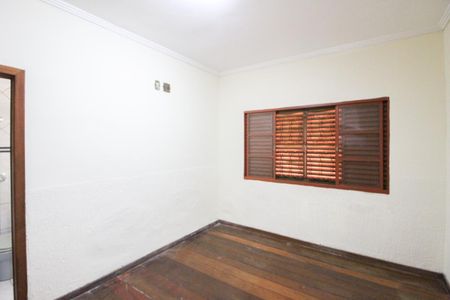 Casa à venda com 80m², 2 quartos e 2 vagasSuíte