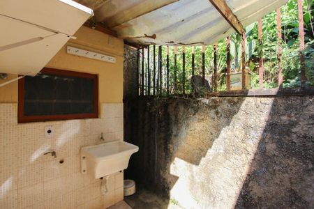 Casa à venda com 80m², 2 quartos e 2 vagasÁrea de Serviço