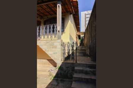 Casa à venda com 80m², 2 quartos e 2 vagasEntrada