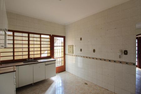 Casa à venda com 80m², 2 quartos e 2 vagasCozinha