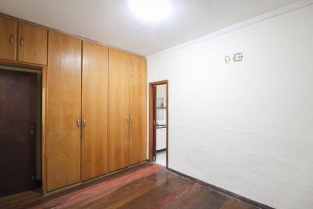 Casa à venda com 80m², 2 quartos e 2 vagasSuíte