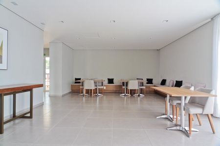 Apartamento para alugar com 58m², 2 quartos e 1 vaga Apartamento para alugar com 58m², 2 quartos e 1 vagaÁrea comum - Salão de festas
