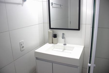 Banheiro de apartamento para alugar com 1 quarto, 25m² em Bela Vista, São Paulo