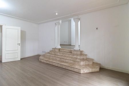 Casa para alugar com 430m², 3 quartos e 1 vagaQuarto 1