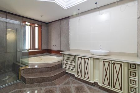 Casa para alugar com 430m², 3 quartos e 1 vagaBanheiro