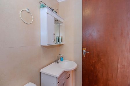 Casa à venda com 300m², 2 quartos e 1 vagaBanheiro Auxiliar