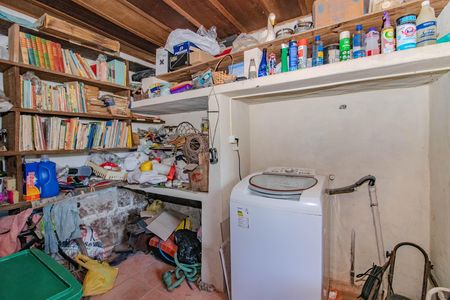 Casa à venda com 300m², 2 quartos e 1 vagaÁrea de Serviço