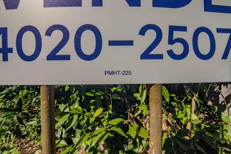 Casa à venda com 300m², 2 quartos e 1 vagaPlaquinha