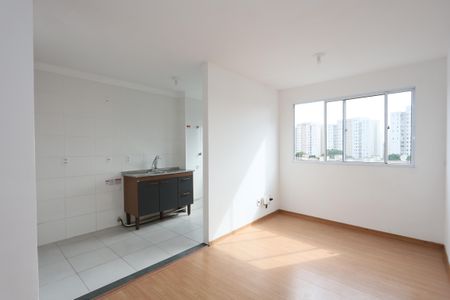 Sala  de apartamento para alugar com 2 quartos, 42m² em Jardim Nadir, São Paulo