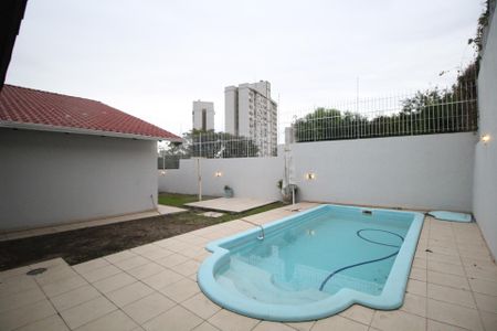 Casa à venda com 290m², 5 quartos e 3 vagasPiscina