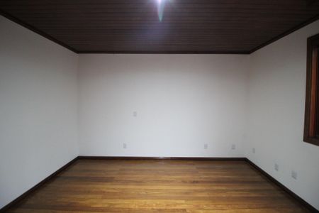 Casa à venda com 290m², 5 quartos e 3 vagasSuíte 1