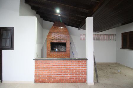 Casa à venda com 290m², 5 quartos e 3 vagasChurrasqueira