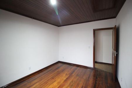Casa à venda com 290m², 5 quartos e 3 vagasQuarto 4