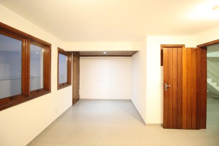 Casa à venda com 290m², 5 quartos e 3 vagasQuarto de Serviço