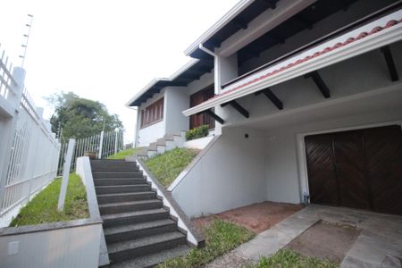 Casa à venda com 290m², 5 quartos e 3 vagasFachada