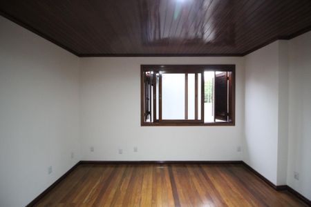 Casa à venda com 290m², 5 quartos e 3 vagasSuíte 1