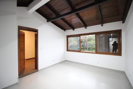 Casa à venda com 290m², 5 quartos e 3 vagasSuíte 2