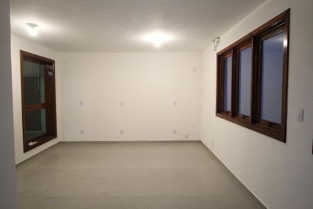 Casa à venda com 290m², 5 quartos e 3 vagasQuarto de Serviço