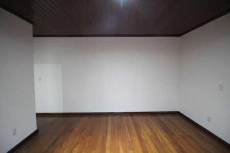 Casa à venda com 290m², 5 quartos e 3 vagasSuíte 1