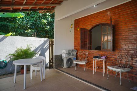 Casa para alugar com 360m², 2 quartos e 5 vagas Casa para alugar com 360m², 2 quartos e 5 vagasVaranda