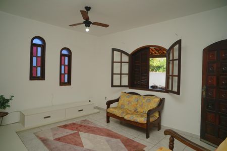 Casa para alugar com 360m², 2 quartos e 5 vagas Casa para alugar com 360m², 2 quartos e 5 vagasSala