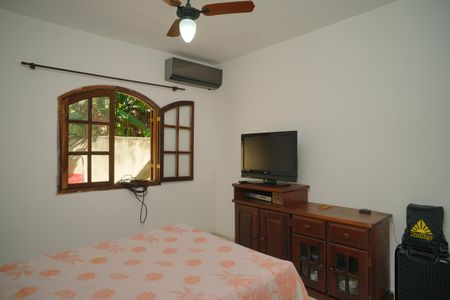 Quarto 2 de casa para alugar com 2 quartos, 360m² em São José de Imbassai, Maricá