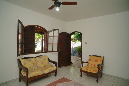 Sala de casa para alugar com 2 quartos, 360m² em São José de Imbassai, Maricá