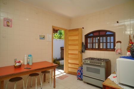 Casa para alugar com 360m², 2 quartos e 5 vagas Casa para alugar com 360m², 2 quartos e 5 vagasCozinha
