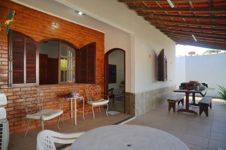 Casa para alugar com 360m², 2 quartos e 5 vagas Casa para alugar com 360m², 2 quartos e 5 vagasVaranda