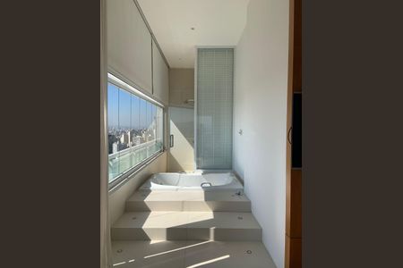 Apartamento para alugar com 130m², 2 quartos e 2 vagasBanheiro 