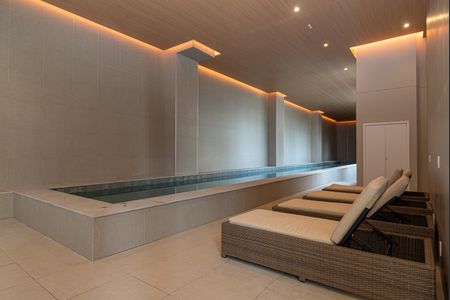Studio à venda com 25m², 1 quarto e sem vaga Studio à venda com 25m², 1 quarto e sem vagaÁrea comum - Piscina Coberta