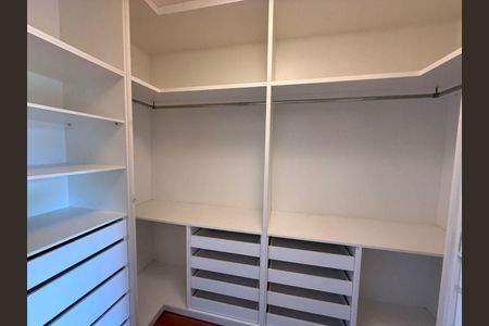 Casa à venda com 4 quartos, 260m² em Swiss Park, Campinas