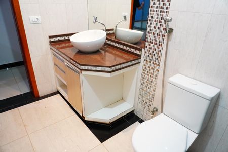 Casa para alugar com 535m², 5 quartos e 4 vagasBanheiro Social