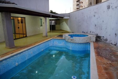 Casa para alugar com 535m², 5 quartos e 4 vagasQuintal