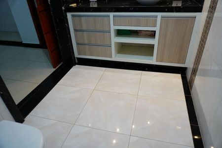 Casa para alugar com 535m², 5 quartos e 4 vagasBanheiro da Suíte