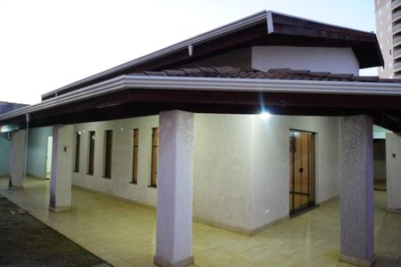 Casa para alugar com 535m², 5 quartos e 4 vagasQuintal