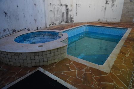 Casa para alugar com 535m², 5 quartos e 4 vagasQuintal