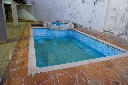 Casa para alugar com 535m², 5 quartos e 4 vagasQuintal