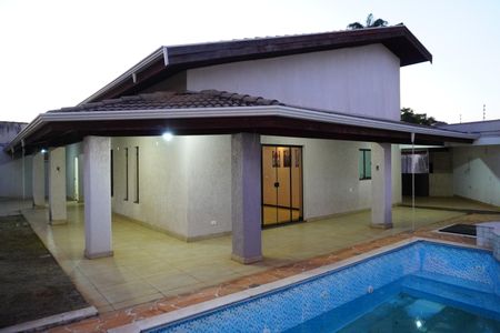 Casa para alugar com 535m², 5 quartos e 4 vagasQuintal
