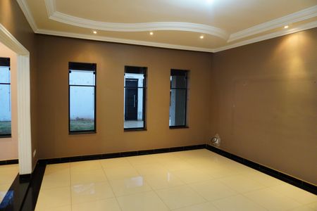 Casa para alugar com 535m², 5 quartos e 4 vagasSala 1