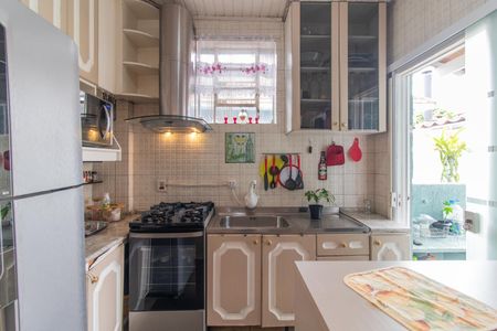 Casa para alugar com 211m², 2 quartos e 2 vagascozinha