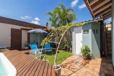 Casa para alugar com 211m², 2 quartos e 2 vagasQuintal