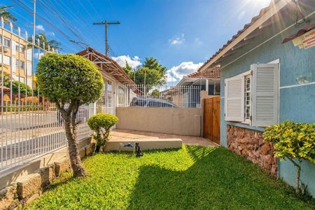 Casa para alugar com 211m², 2 quartos e 2 vagasQuintal