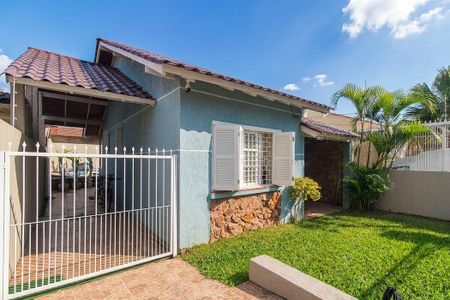 Casa para alugar com 211m², 2 quartos e 2 vagasFachada