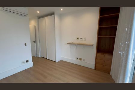 Apartamento para alugar com 260m², 4 quartos e 3 vagas Apartamento para alugar com 260m², 4 quartos e 3 vagasSuíte 2