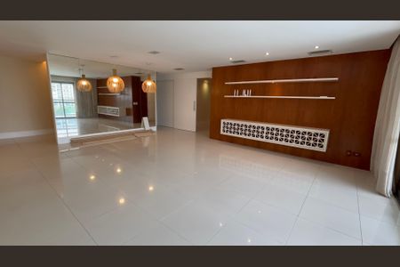 Apartamento para alugar com 260m², 4 quartos e 3 vagas Apartamento para alugar com 260m², 4 quartos e 3 vagasSala