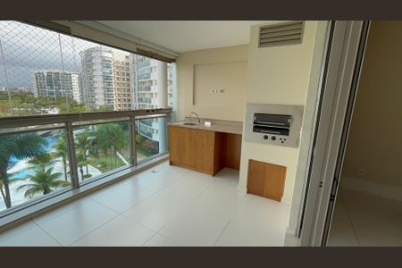 Varanda de apartamento para alugar com 4 quartos, 260m² em Barra da Tijuca, Rio de Janeiro