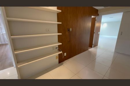 Apartamento para alugar com 260m², 4 quartos e 3 vagas Apartamento para alugar com 260m², 4 quartos e 3 vagasSala íntima