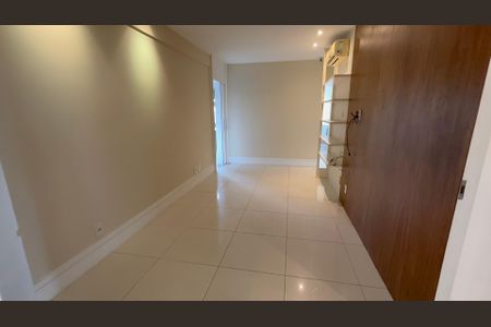 Apartamento para alugar com 260m², 4 quartos e 3 vagas Apartamento para alugar com 260m², 4 quartos e 3 vagasSala íntima
